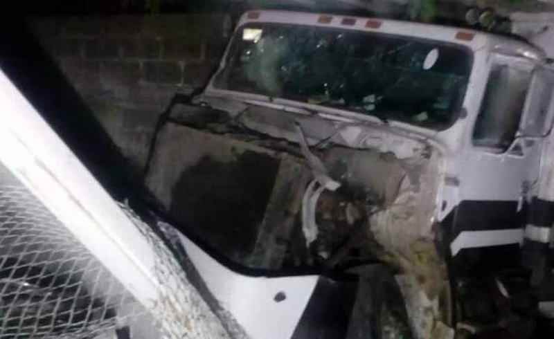 Camion Canero Causa Destrozos En Yanga