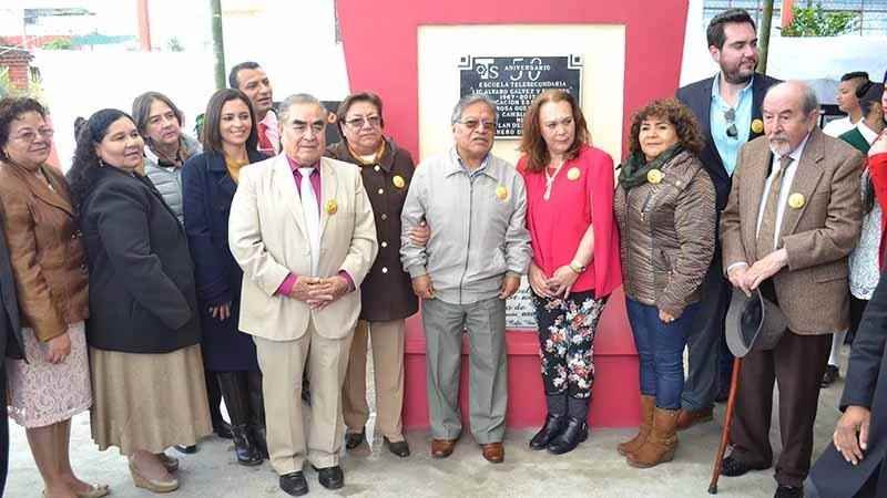 Develan Placa Por El 50 Aniversario De Telesecundaria En Ixhuatlan 5