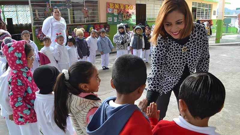 Estrecha Comunicacion Entre Escuelas Y Comuna De Ixhuatlan