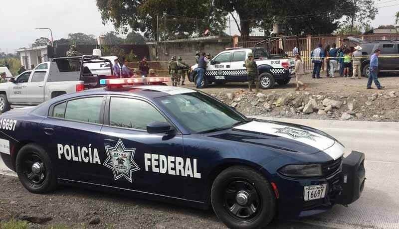 Masacrados En Lote De Autos