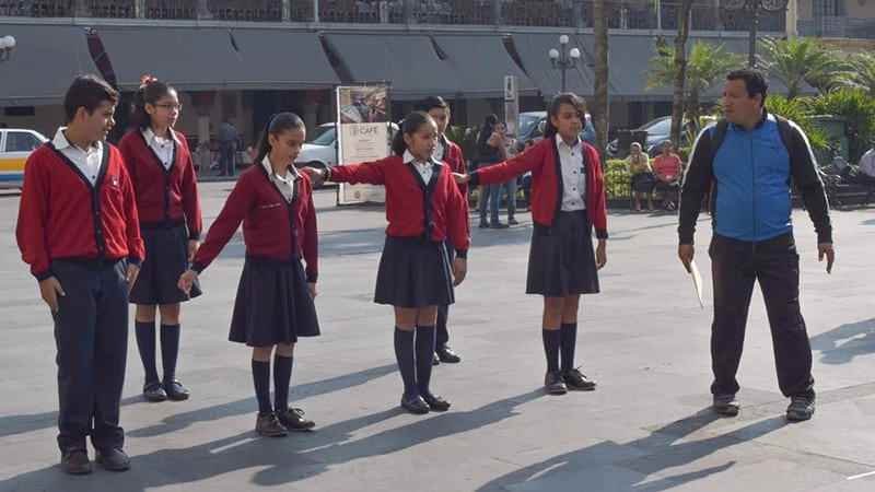 Alcaldesa Abanderara A Casi 60 Escuelas
