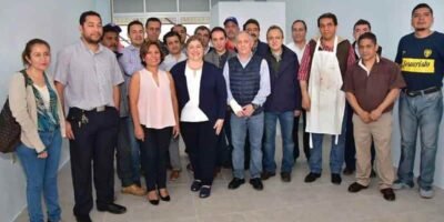 Alcaldesa Y Empresarios Recorren El Mercado Revolucion
