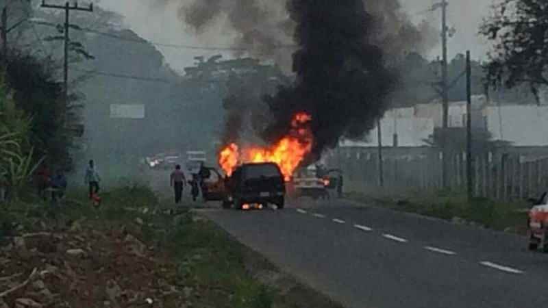 Arde Camioneta En Camino A La Luz Palotal