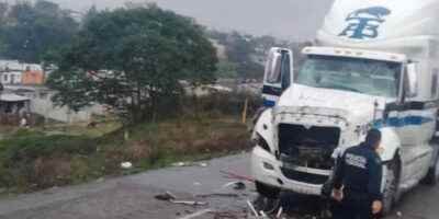 Choca Trailer Contra Camion Canero Solo Danos Materiales