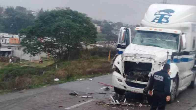 Choca Trailer Contra Camion Canero Solo Danos Materiales