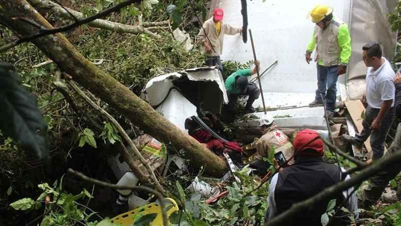 Choca Trailer Contra Sentra 1 Muerto Y 5 Heridos