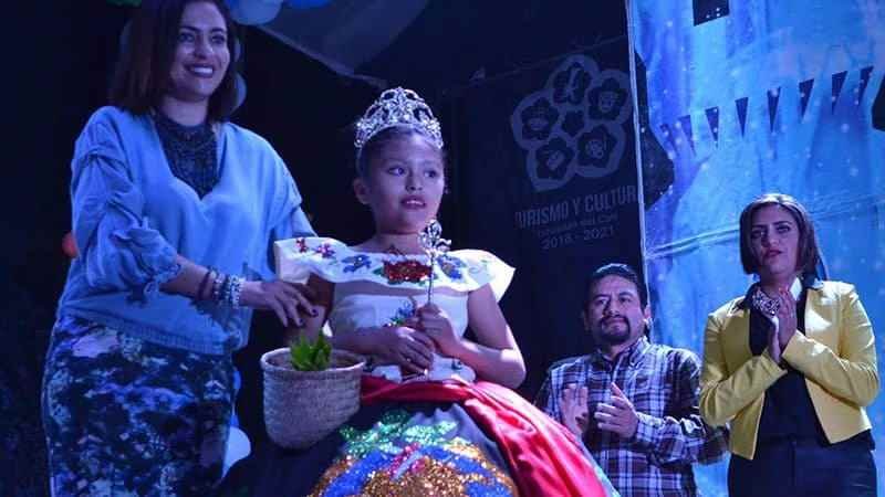 Coronan A Reyes Infantiles En Feria De Ixhuatlan 3