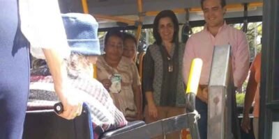 Dif Pone En Marcha Camion Para Personas Con Discapacidad