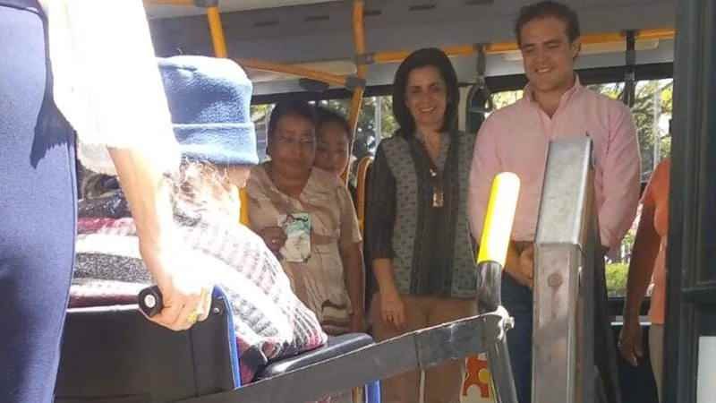Dif Pone En Marcha Camion Para Personas Con Discapacidad