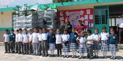 Entregan Mobiliario A Escuelas De Ixhuatlan 3