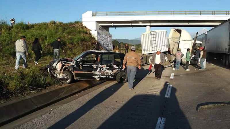 Trailer Embiste Auto En Rancho Trejo Ilesos Los Tripulantes 4