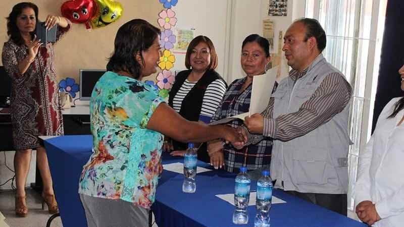 Ivea Y Ayuntamiento De Ixtac Entregan Certificados A Estudiantes