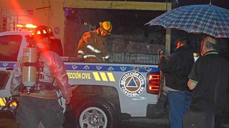 Explota tanque de gas en negocio de comida frente a escuela