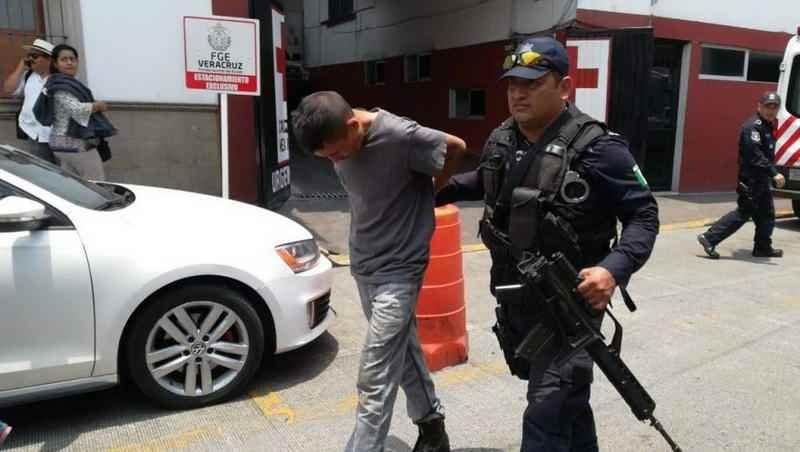 Balacera y detención de robacarros en La Luz Fco. I Madero