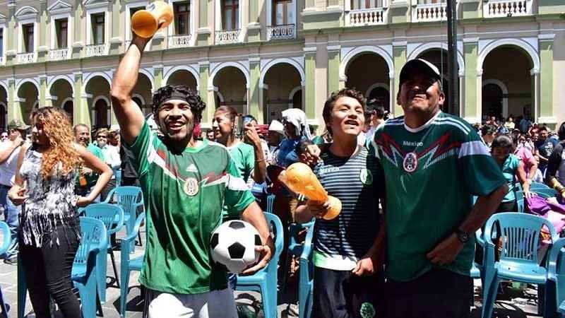Festejan cordobeses triunfo de México sobre Alemania
