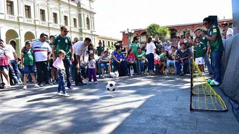 Festejan cordobeses triunfo de México sobre Alemania