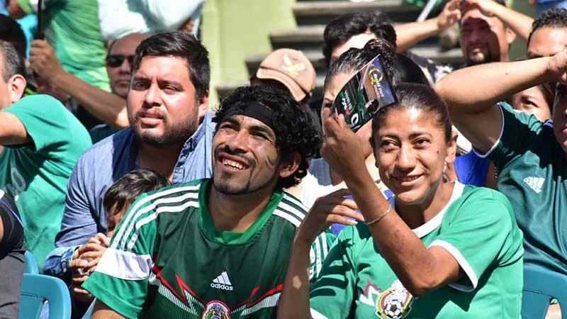 Festejan cordobeses triunfo de México sobre Alemania
