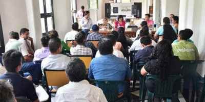 agentes y subagentes municipales se reunen en ayuntamiento