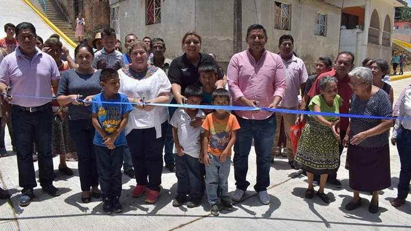 alcaldesa entrega obras por casi 2 mdp