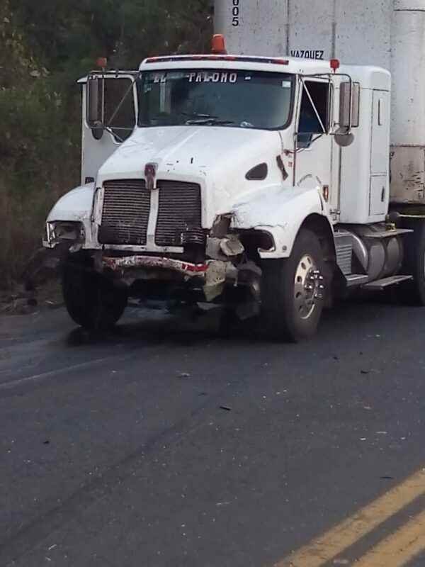 Choque en la carretera federal a Veracruz: dos muertos y un herido