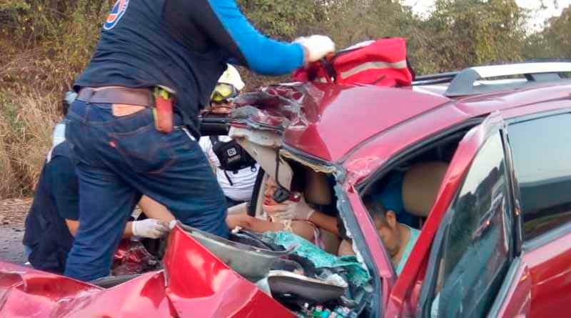 Choque en la carretera federal a Veracruz: dos muertos y un herido