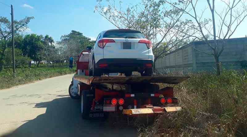 Detiene SSP a dos personas con auto robado