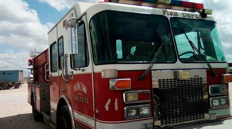 Amatlán recibe carro moto bomba de familia migrante altruista