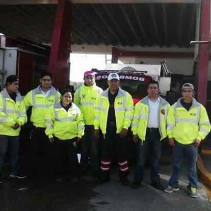 Amatlán recibe carro moto bomba de familia migrante altruista