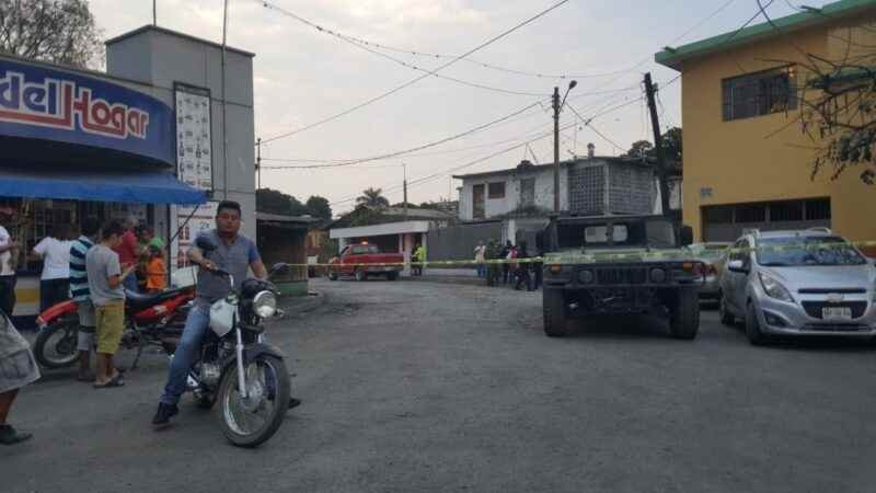 Balacera en Potrero Nuevo: un muerto y mujer herida
