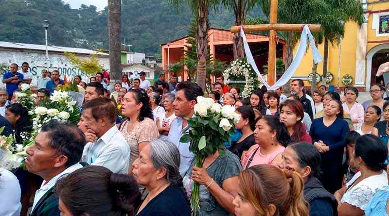 Pueblo de Mixtla despide a su alcaldesa y esposo asesinados