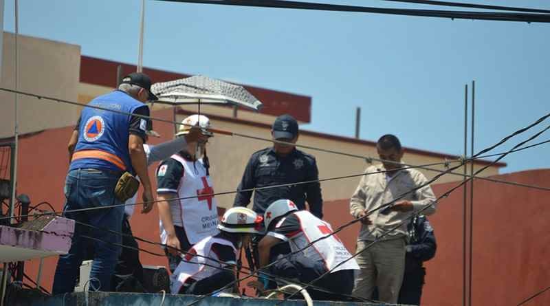 Recibe descarga eléctrica en azotea de vivienda