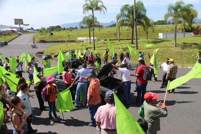 Marcha en autopista; exigen cese del delegado de Patrimonio