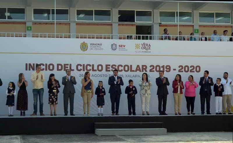 Inaugura SEV ciclo escolar; a clases 2.2 millones de alumnos