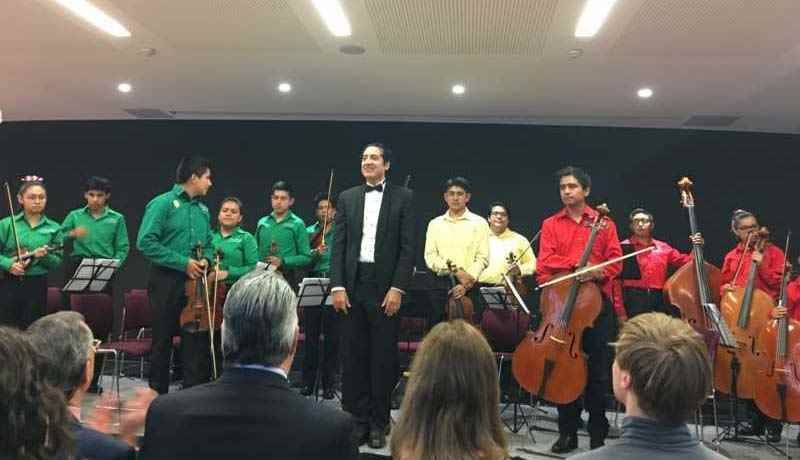 Orquesta de niños mexicanos en París