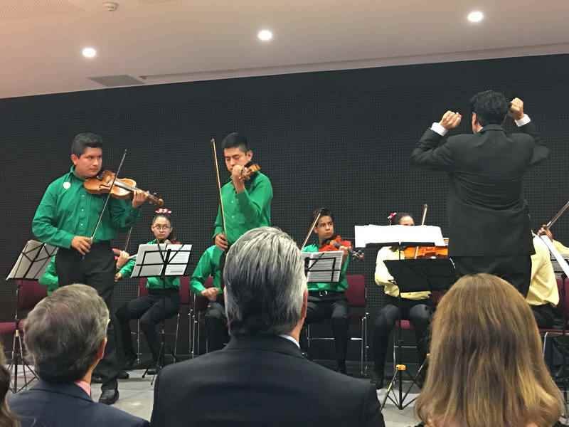 Orquesta de niños mexicanos en París