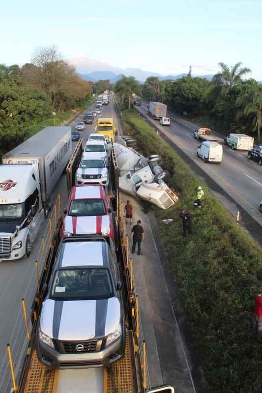 Choque en autopista Córdoba-Orizaba deja una persona muerta