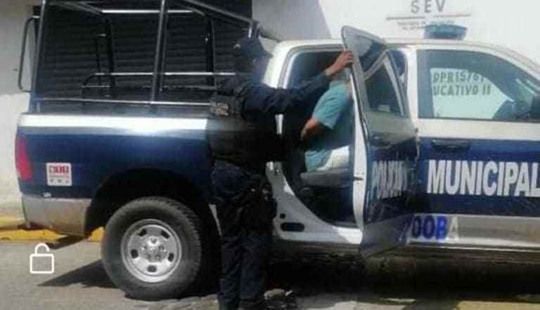 Preso y denunciado sujeto que trató de arrollar a mamás en escuela Quintana