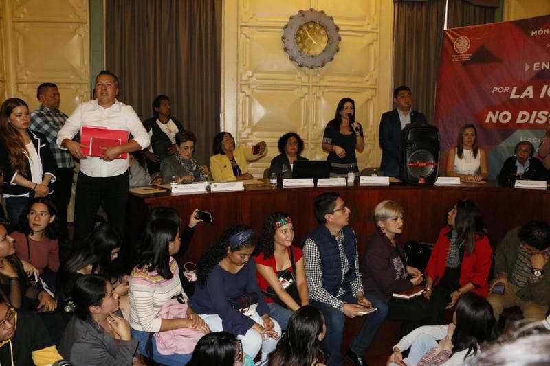 Revientan grupos religiosos encuentro por la igualdad