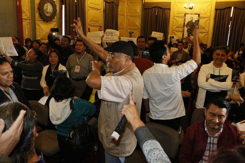 Revientan grupos religiosos encuentro por la igualdad