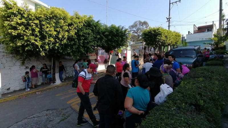 Padres de familia de kínder en San Román exigen maestra a la SEV