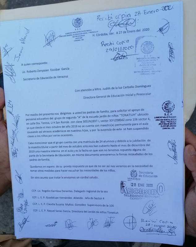 Padres de familia de kínder en San Román exigen maestra a la SEV