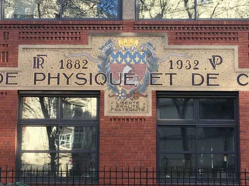 La prestigiosa Escuela de Física y Química