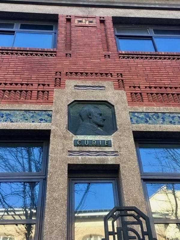 La prestigiosa Escuela de Física y Química