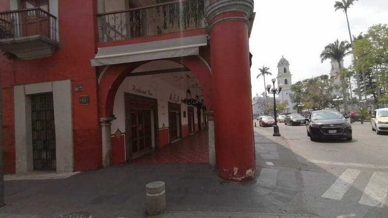 cierran cafes de los portales 100 empleados se van a sus casas con pago por 30 dias 1