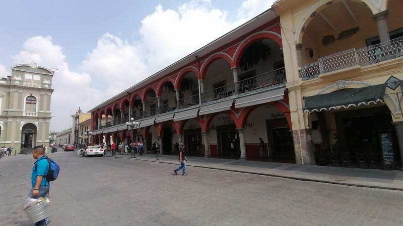 cierran cafes de los portales 100 empleados se van a sus casas con pago por 30 dias 2