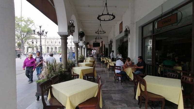 cierran cafes de los portales 100 empleados se van a sus casas con pago por 30 dias 6