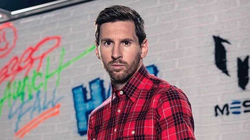 messi responde a criticas y confirma que tanto el como sus companeros del barcelona se bajaran sueldo en un 70