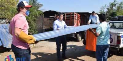 presidente del dif se compromete con familias afectadas en incendio