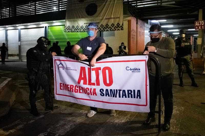 En Córdoba instalan cercos sanitarios en primer cuadro y mercado Revolución