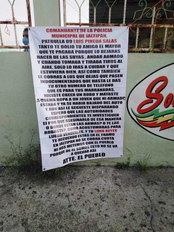Grupos armados incendian vehículos y un taxi en calles de Jáltipan esta mañana